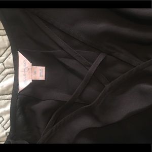 Cross cross neck detailed sheer top